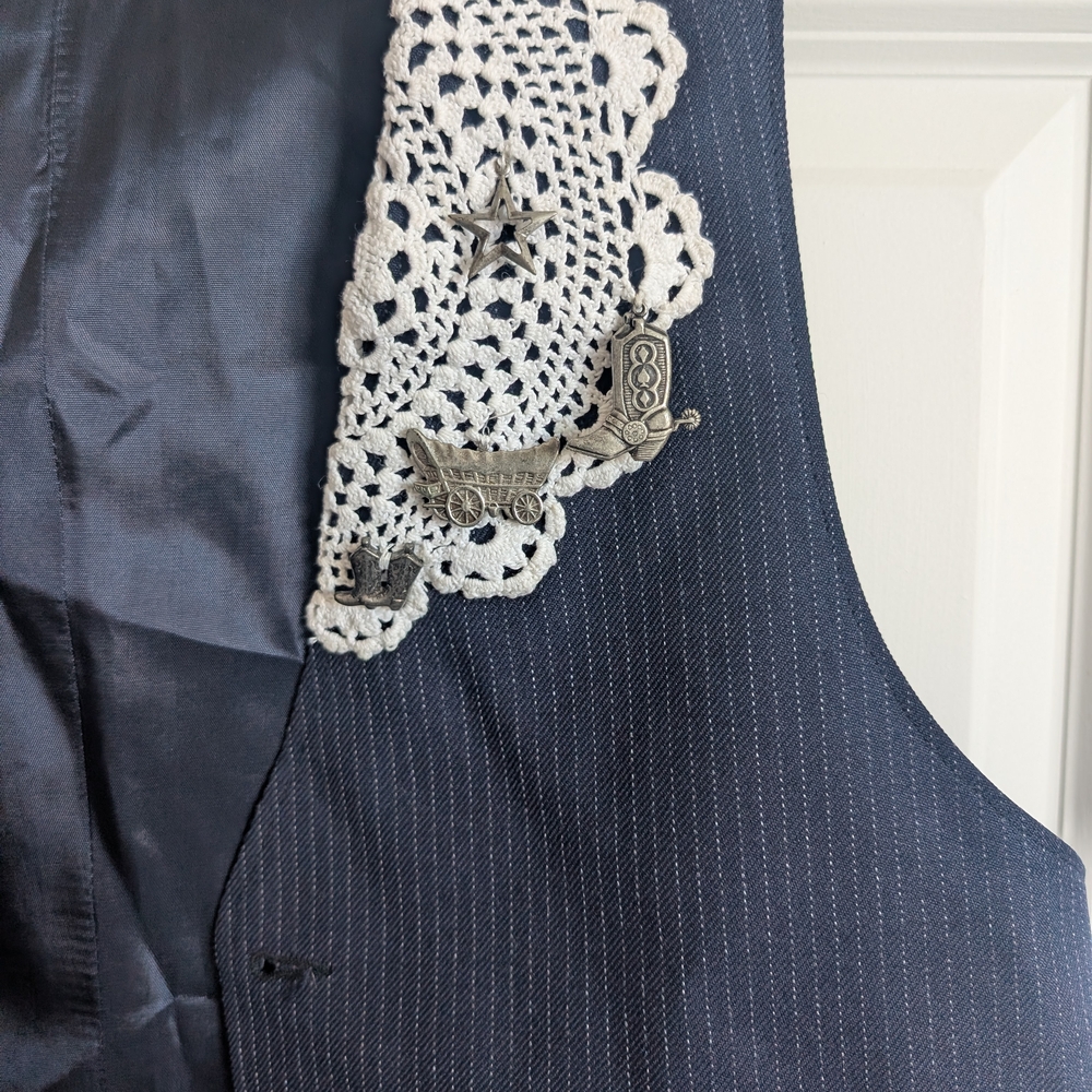 FLAW Navy Blue Vest with Lace Accents Western Cowboy Costume Charms - Picture 3 of 10